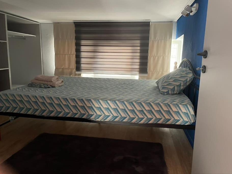 אתונה Comfy Apartment With Low Ceiling Attic מראה חיצוני תמונה